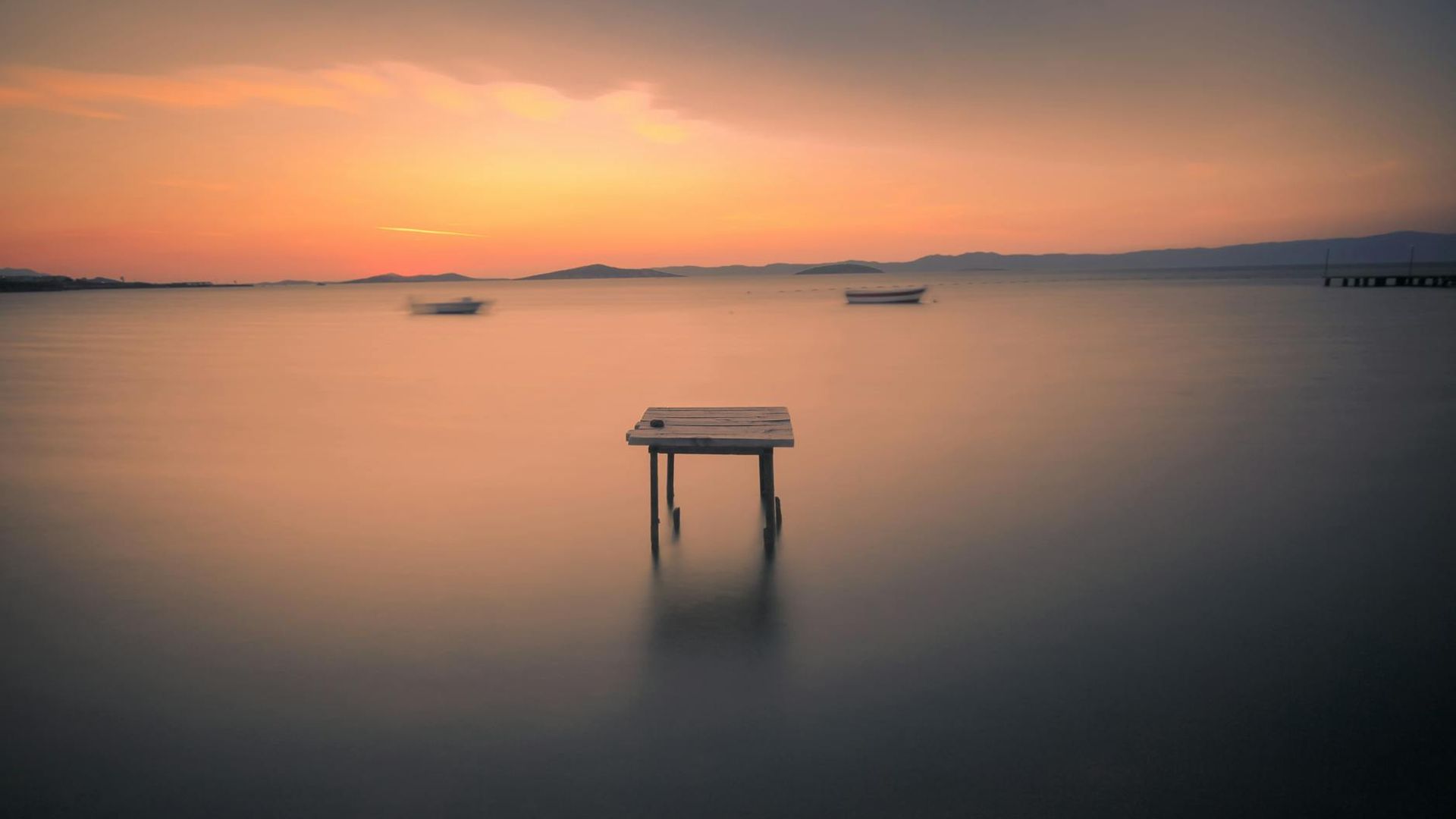 Minimalistic and calm training space with natural light.